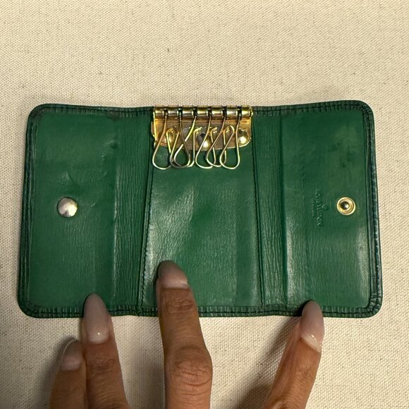 Louis Vuitton Epi 6 Key Holder - Picture 6 of 12